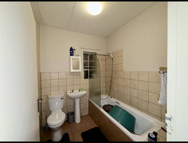 1 BEDROOM APARTMENT FOR SALE IN HALFWAY HOUSE